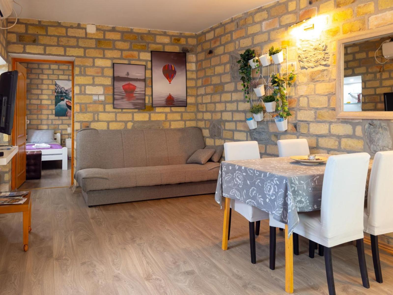 Bakina Kuca Apartment Golubac Bagian luar foto