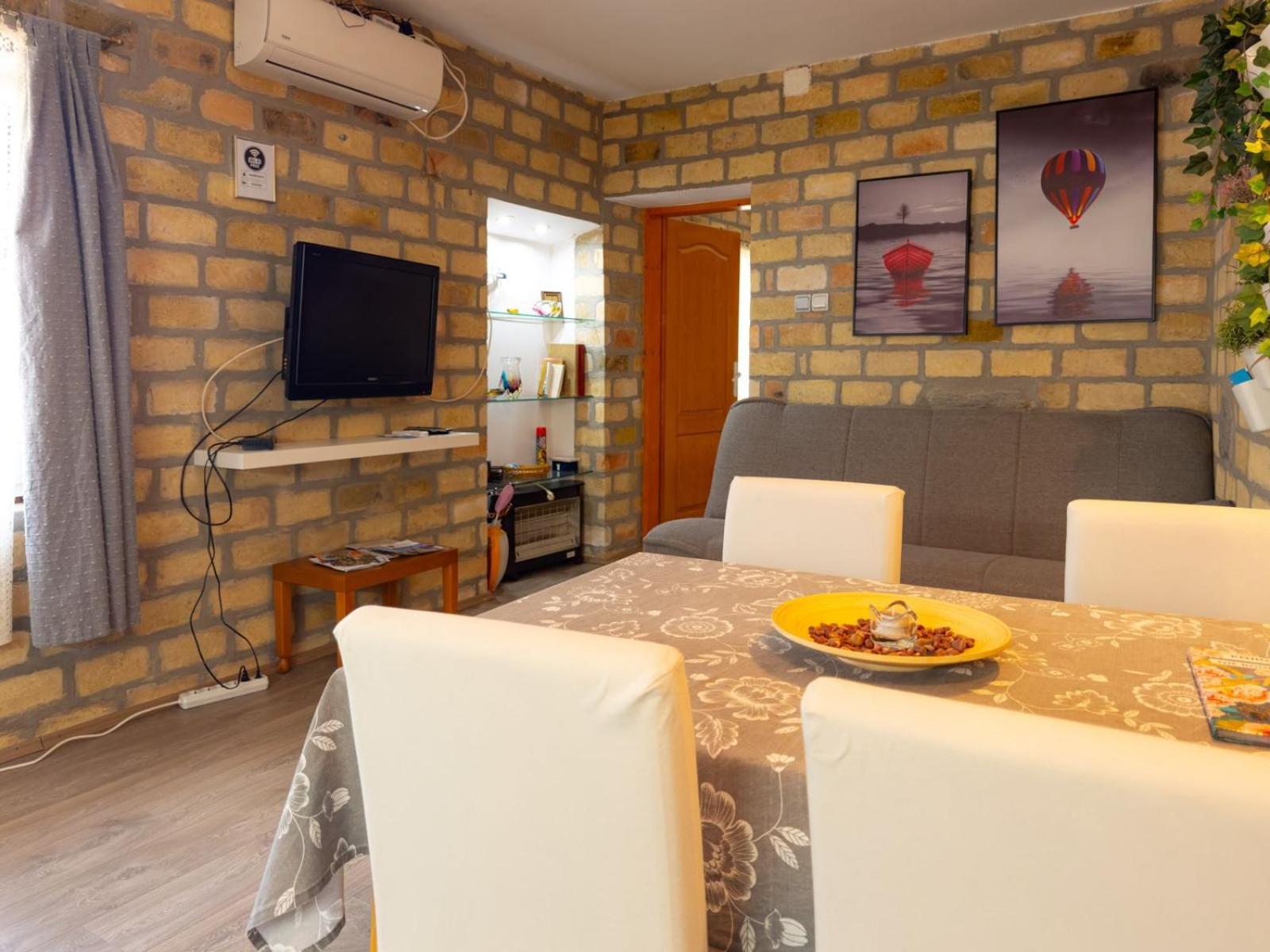 Bakina Kuca Apartment Golubac Bagian luar foto